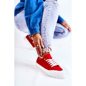 Women's Sneakers on the Red Comes platform