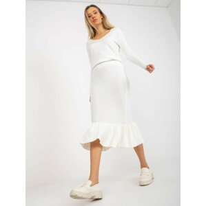 Ecru fitted knitted skirt with frills