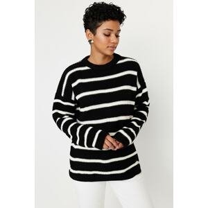 Trendyol Black Wide-Fit Knitwear Sweater