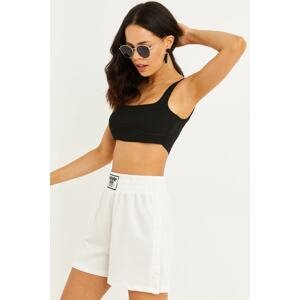 Cool & Sexy Women's White Shorts with Elastic Waist and Snaps Accessory KY43
