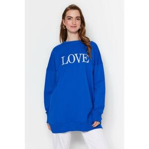 Trendyol Blue Wide Fit Oversized Knitted Sweatshirt with the slogan Print