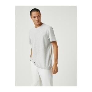 Koton Basic Woven T-shirt with a Crew Neck Short Sleeves, Slim Fit.