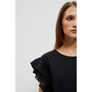Blouse with ruffles on the shoulders