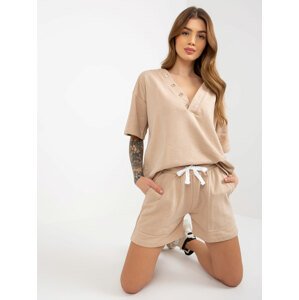 Beige summer tracksuit with button-down blouse
