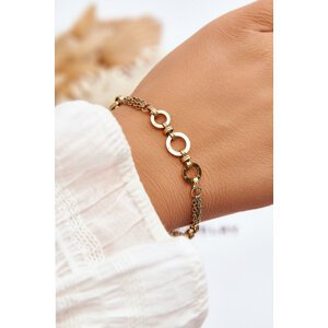 Elegant adjustable bracelet on a gold chain