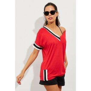 Cool & Sexy Women's Red Contrast T-Shirt ST396