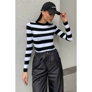 Trend Alaçatı Stili Women's Black and White Crew Neck Striped Knitwear Blouse