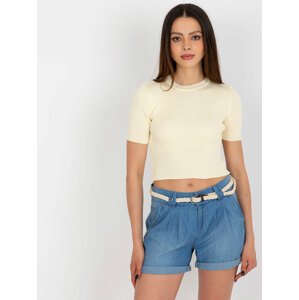 Creamy crop top with ribbed fit