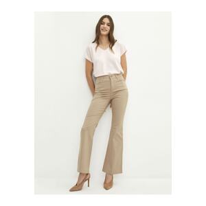 LC Waikiki Normal Waist Slim Fit Women's Trousers with Pocket Detail