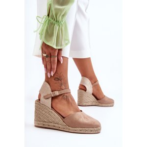 Leather sandals on Koturnu beige selfoss