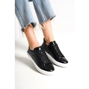 Capone Outfitters Sneakers - Black - Flat