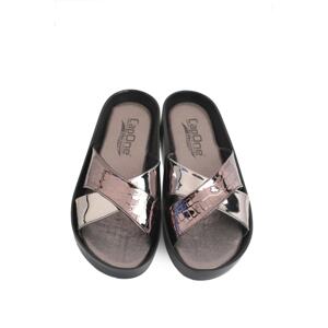 Capone Outfitters Capone 7501 Platinum Women's Crossover Slippers