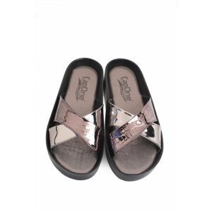 Capone Outfitters Capone 7501 Platinum Women's Crossover Slippers