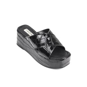 Capone Outfitters Capone Crocodile Patterned Wedge Heels Cross-Bottom Black Women's Flatform Slippers.