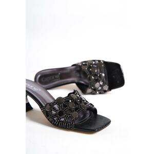 Capone Outfitters Capone Flat Toe Women's Crinkle Patent Leather Black Women's Slippers with Hourglass Heels with Metal Accessories.