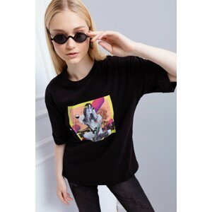 Lafaba Women's Black Basic T-Shirt with a Front Print