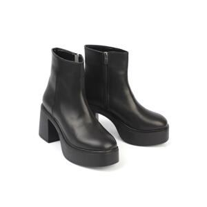 Capone Outfitters Capone Ankle Length Side Zipper Matte Platform Heeled Women's Boots