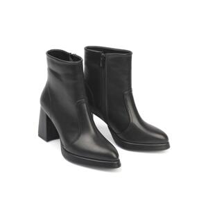 Capone Outfitters Capone Round Toe Side Zipper Platform Women's Boots