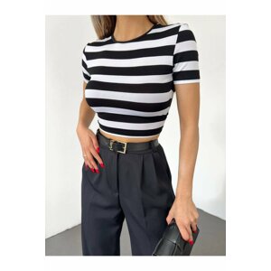 Modamorfo Low-Cut Back, Belt Detailed Crop T-Shirt.