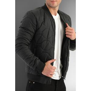D1fference Men's Black Waterproof And Windproof Quilted Patterned Winter Coat.