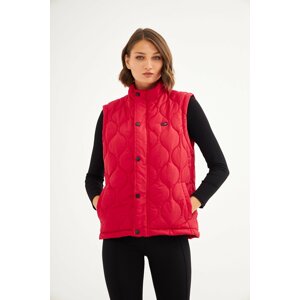 D1fference Women's Water And Windproof Onion Pattern Quilted Red Vest.