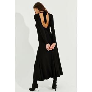 Cool & Sexy Women's Black Maxi Dress with Ruffled Skirt