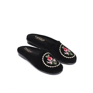 Capone Outfitters Capone E010 Women's Winter Slippers