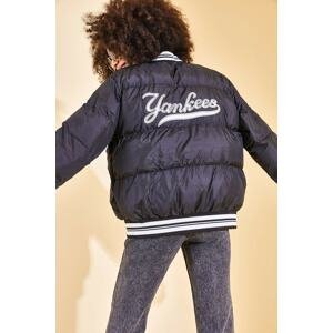 XHAN Women's Black Lettering Detailed Striped Puffy Coat