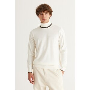 ALTINYILDIZ CLASSICS Men's Ecru Standard Fit Regular Cut Full Turtleneck Knitwear Sweater.