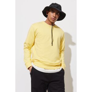 ALTINYILDIZ CLASSICS Men's Yellow Standard Fit Normal Cut Crew Neck Sweatshirt.