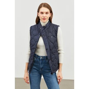 River Club Women's Onion Pattern Quilted Navy Blue Vest