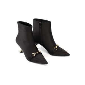 Capone Outfitters Capone Women's Pointed Toe Pyramid Buckle Boots.