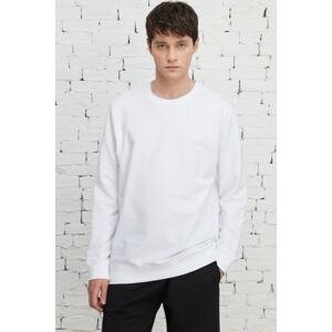 ALTINYILDIZ CLASSICS Men's White Standard Fit Normal Cut Crew Neck Sweatshirt.