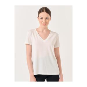 Jimmy Key White Straight Cut V-Neck Short Sleeve Basic Knitted T-Shirt