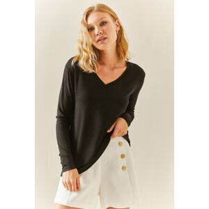 XHAN Black V-Neck Flowy Blouse