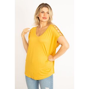 Şans Women's Plus Size Mustard Shoulder Pearl Blouse