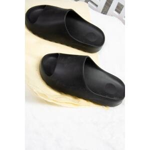 Fox Shoes Women's Black Slippers