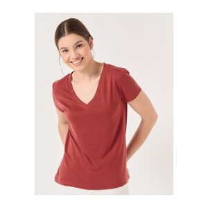 Jimmy Key Cinnamon Straight Cut V-Neck Short Sleeves Knitted Basic T-Shirt.