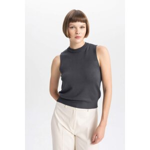 DEFACTO Regular Fit Crew Neck Sleeveless Undershirt