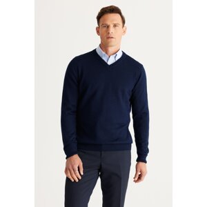 ALTINYILDIZ CLASSICS Men's Navy Blue Standard Fit Normal Cut V-Neck Cotton Knitwear Sweater.