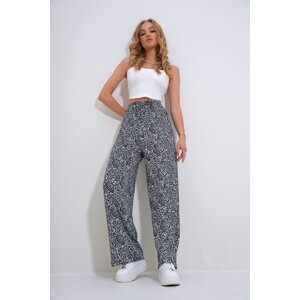 Trend Alaçatı Stili Women's Navy Blue White Patterned Relaxed Cut Woven Trousers